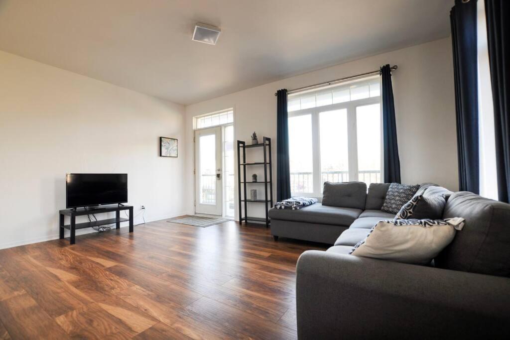 The 1810 - Spacious With Balcony - North Of Quebec 외부 사진