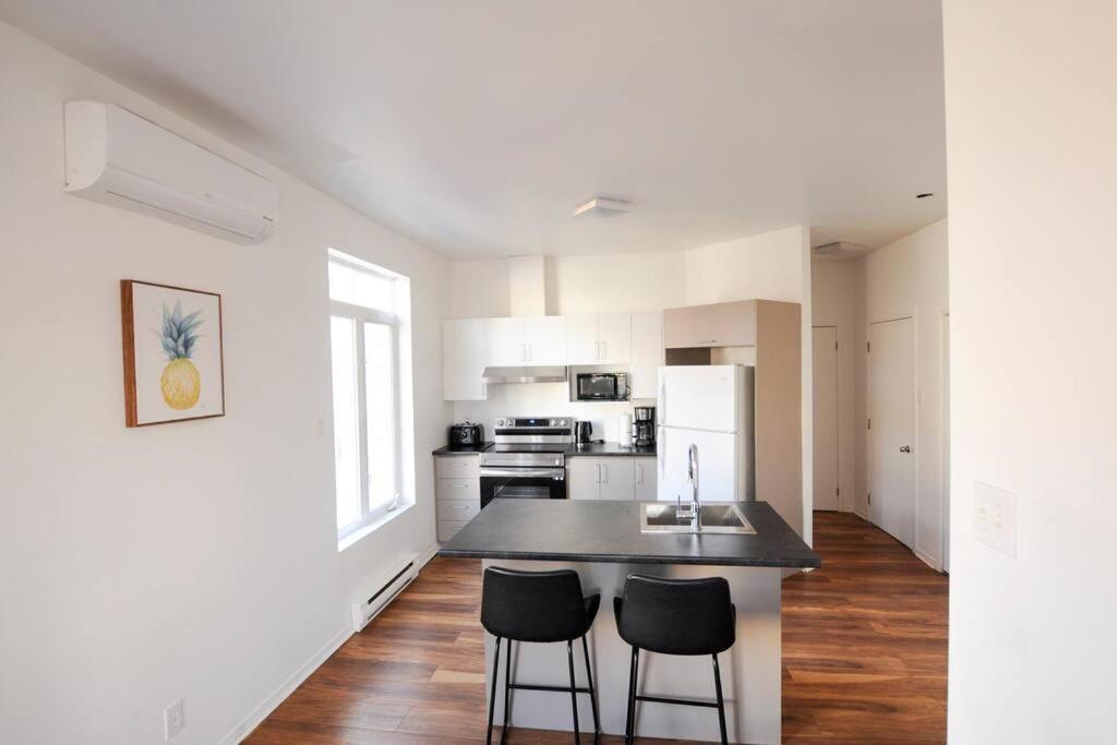 The 1810 - Spacious With Balcony - North Of Quebec 외부 사진