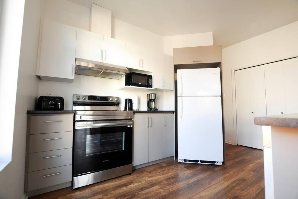 The 1810 - Spacious With Balcony - North Of Quebec 외부 사진