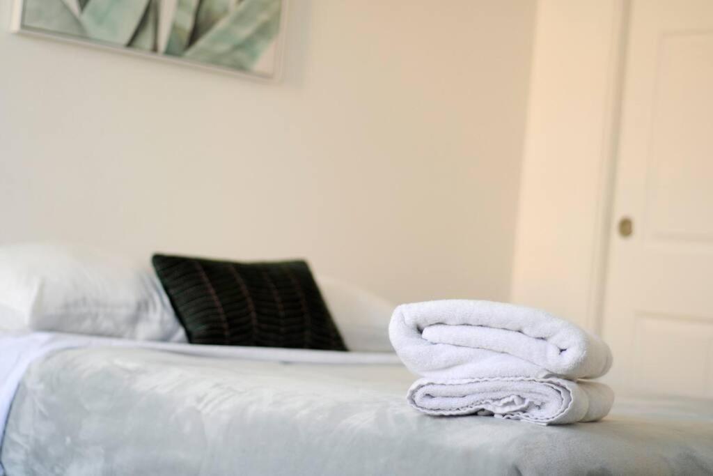 The 1810 - Spacious With Balcony - North Of Quebec 외부 사진